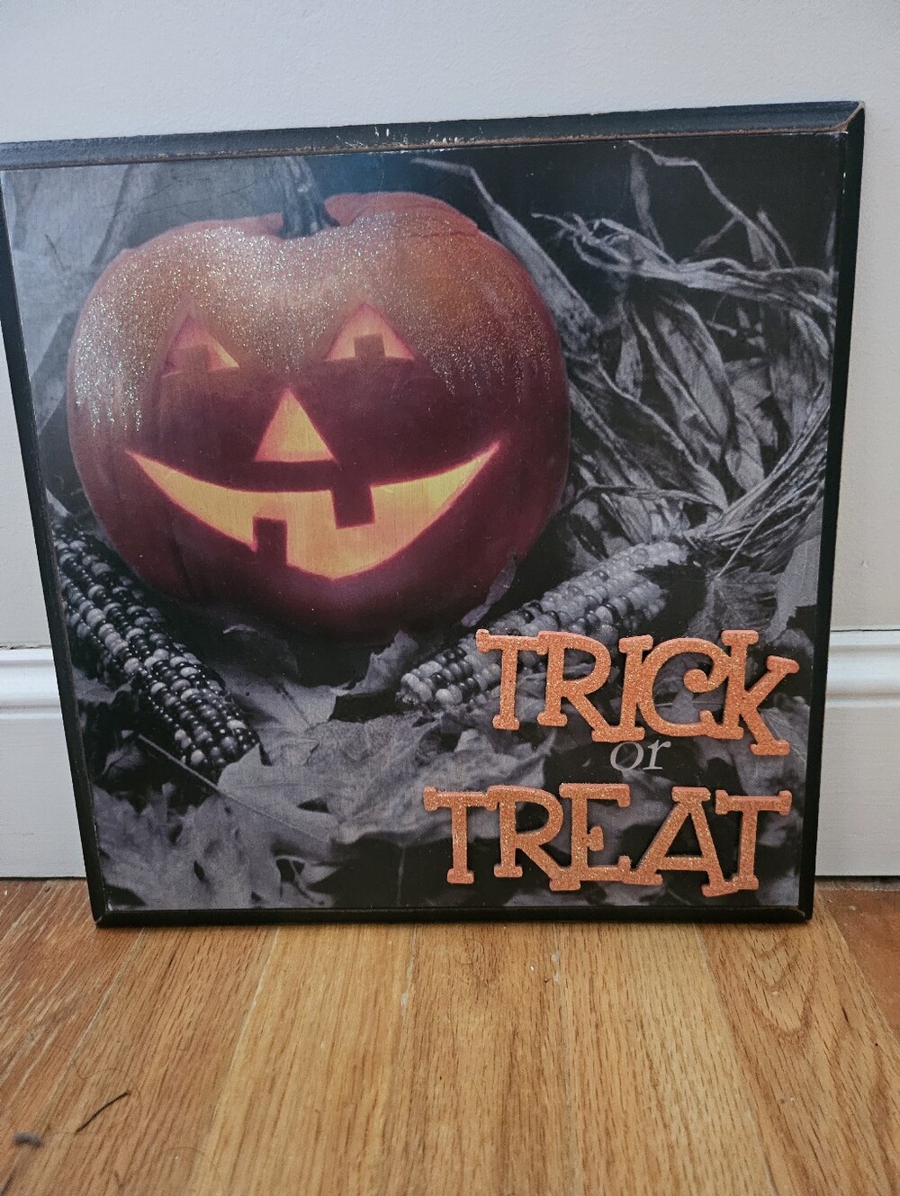 Halloween Pumpkin 'Trick or Treat' Wall Decor